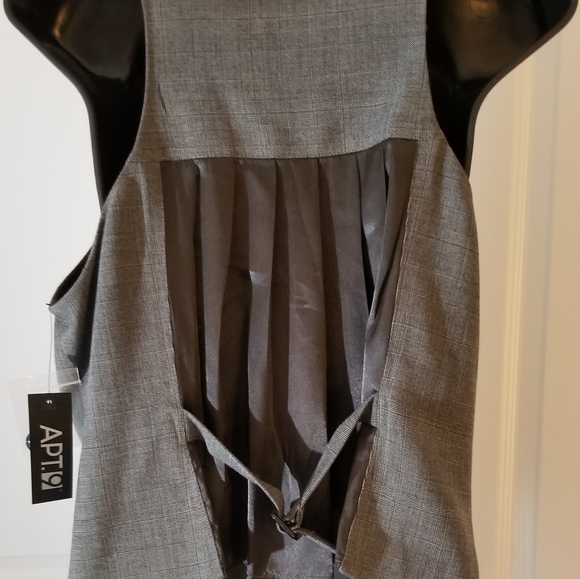 VEST - Picture 2 of 2